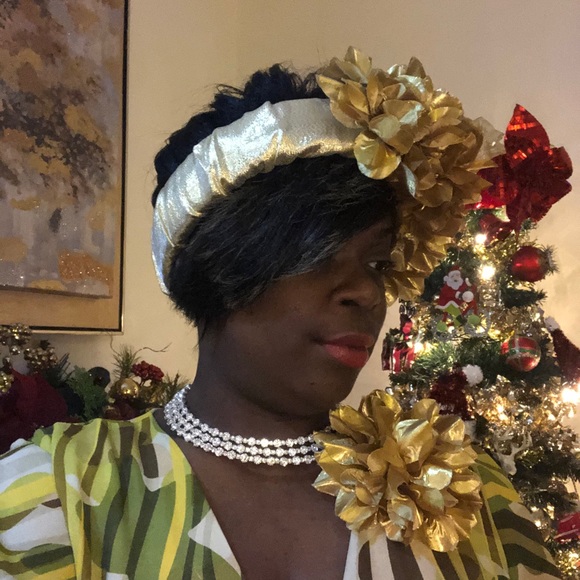 Gold headband and flower. main image 8